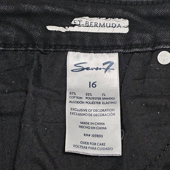 ๐ข 3 for $30 ๐ข SEVEN7 SUNSET BERMUDA SHORTS - Picture 7 of 8